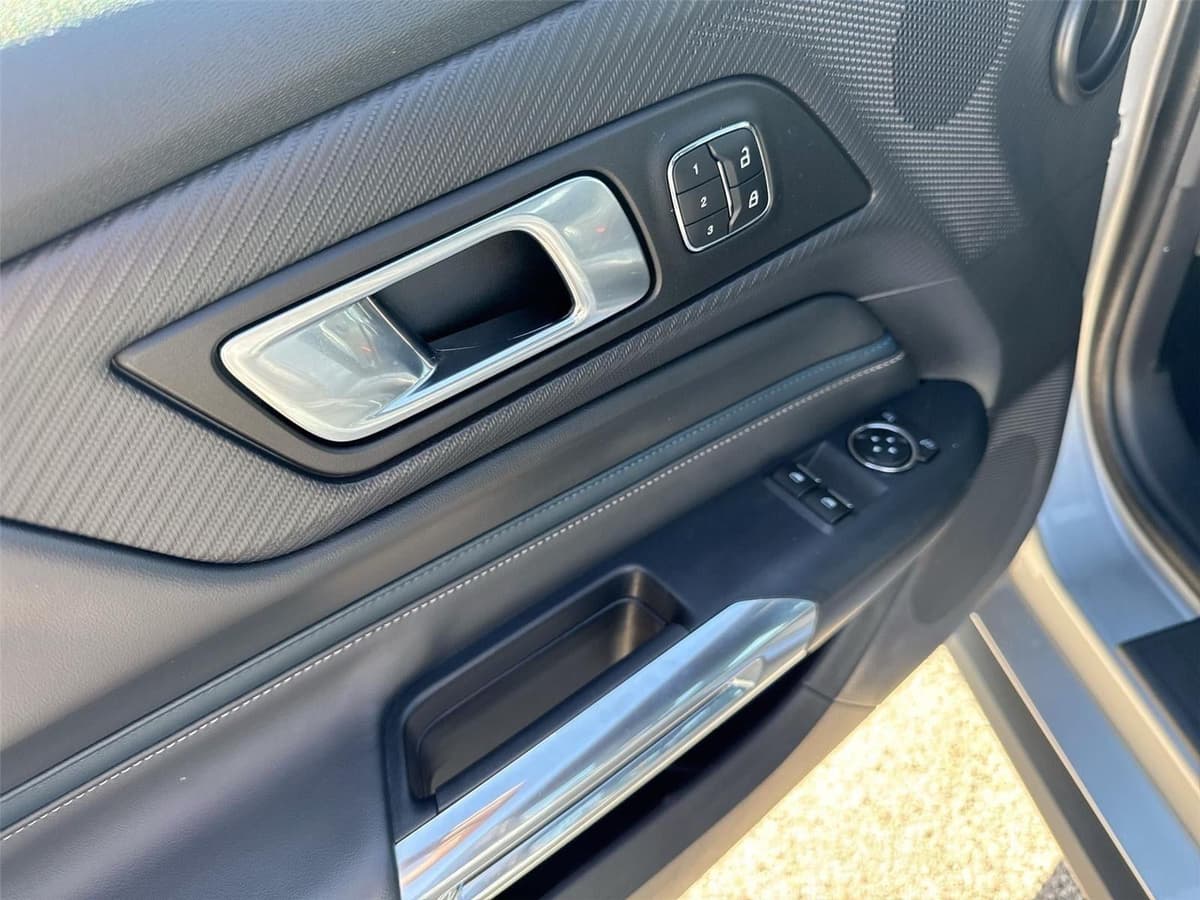 2024 Ford Mustang - Image 15