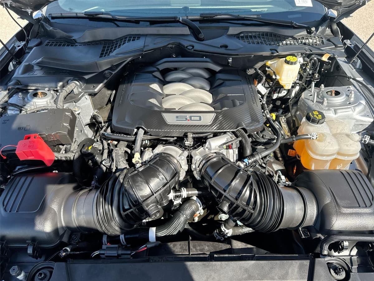 2024 Ford Mustang - Image 18