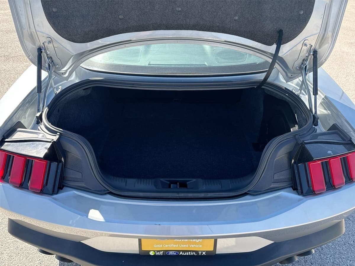 2024 Ford Mustang - Image 21