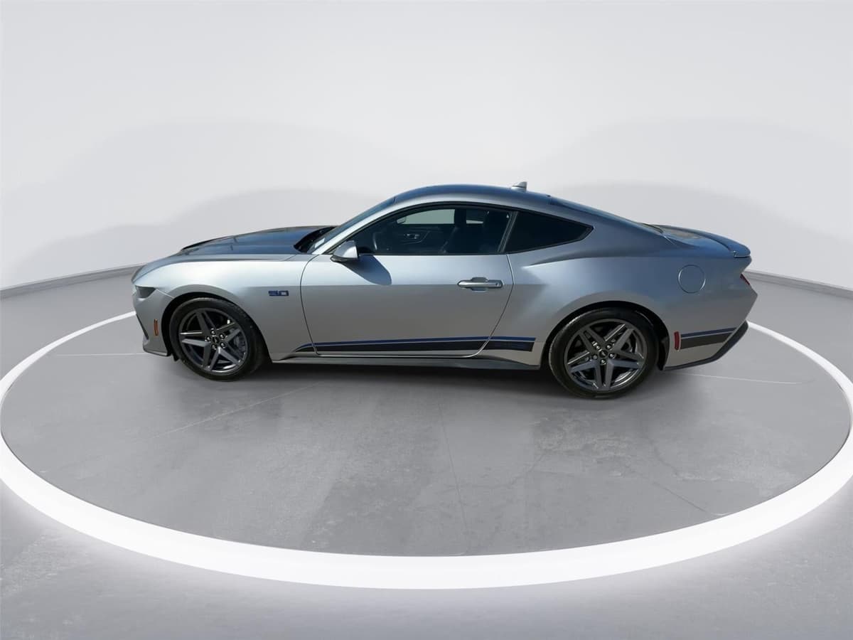 2024 Ford Mustang - Image 5