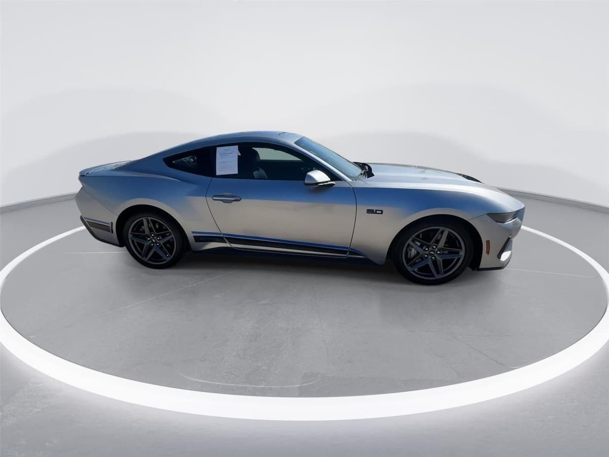 2024 Ford Mustang - Image 9
