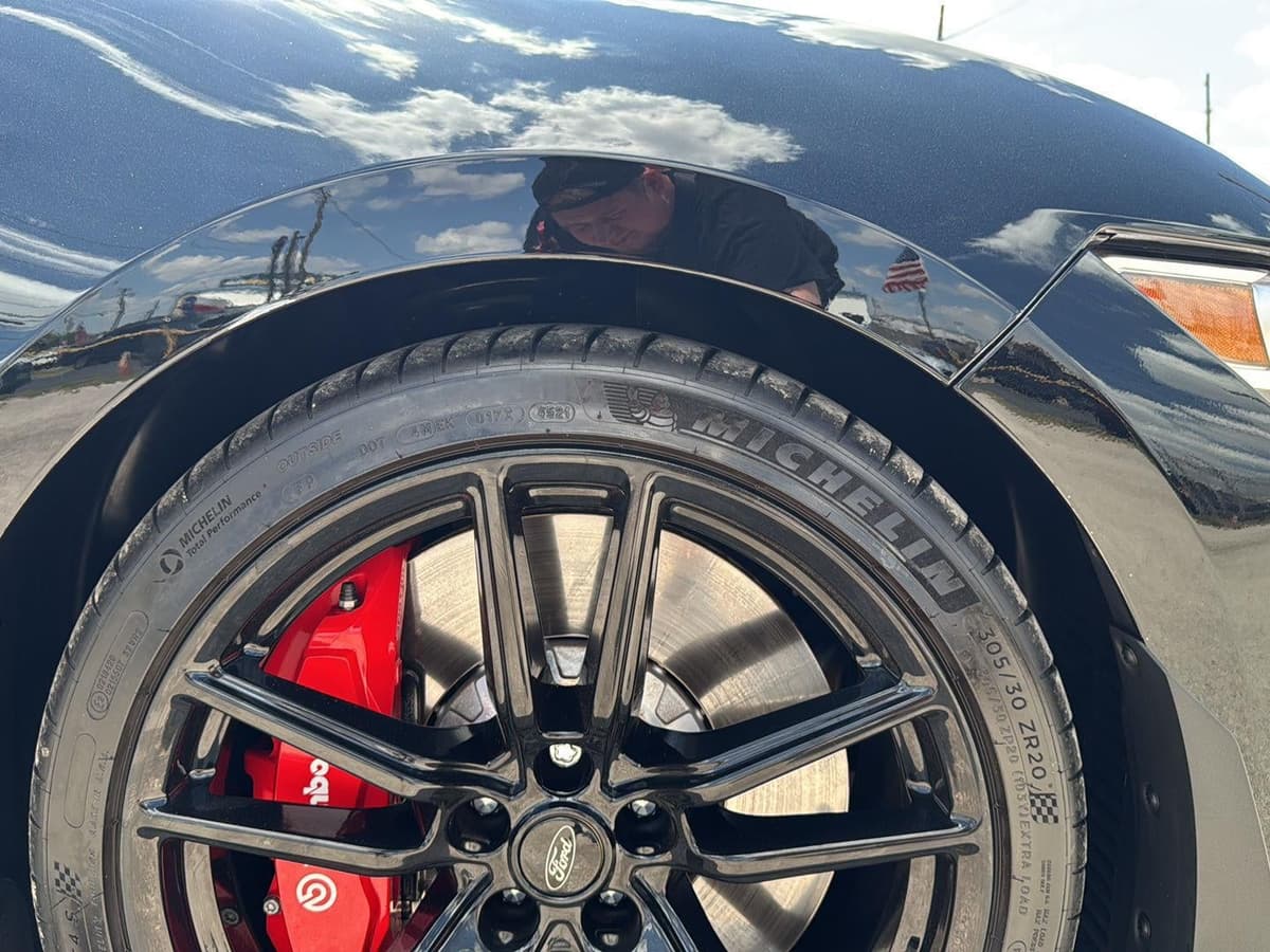 2022 Ford Mustang - Image 10