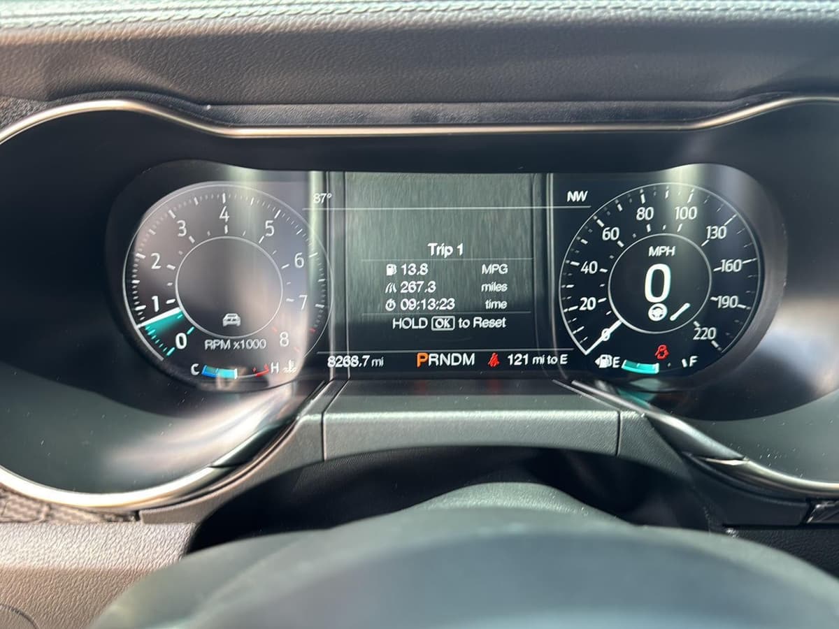 2022 Ford Mustang - Image 21