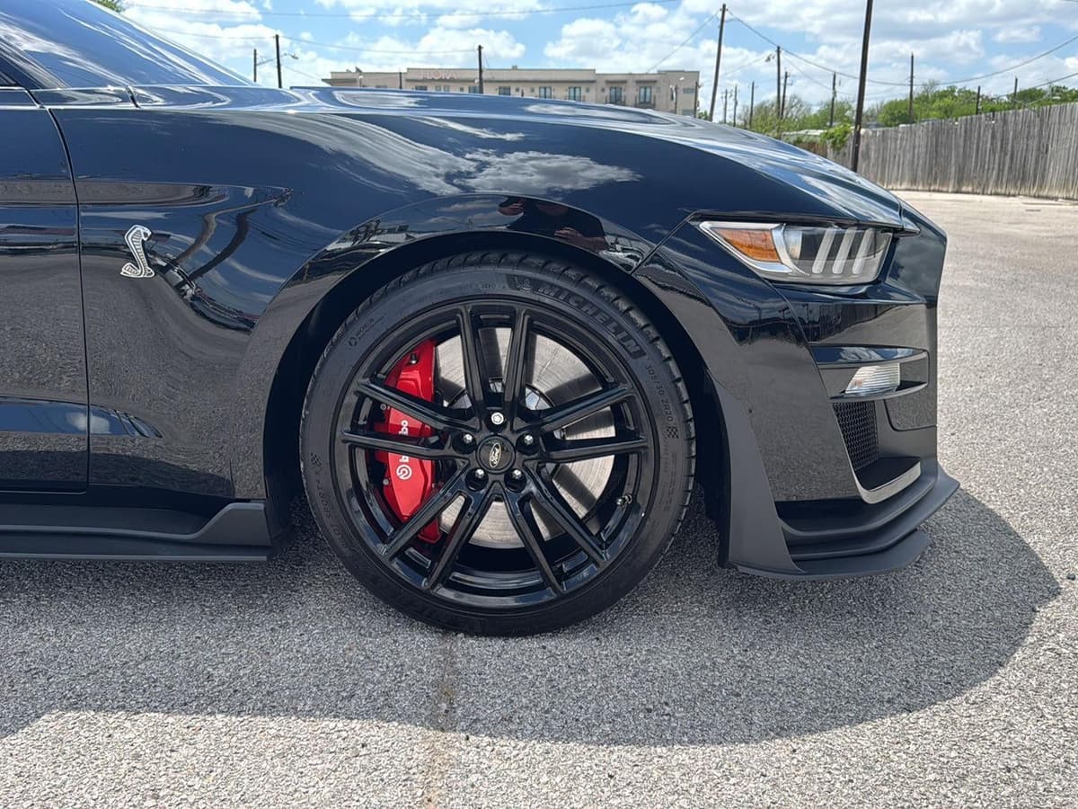 2022 Ford Mustang - Image 9