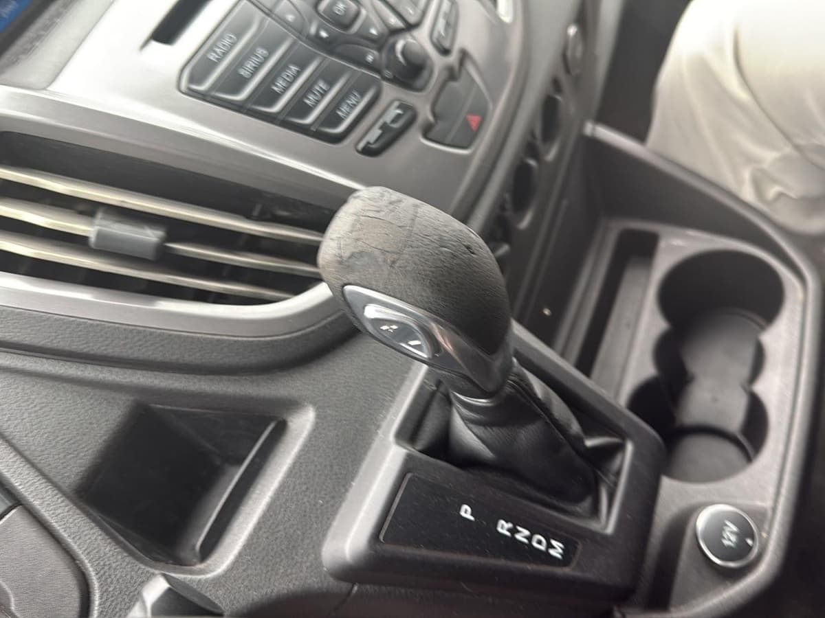 2017 Ford Transit Wagon - Image 22