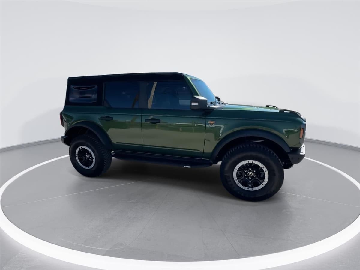 2023 Ford Bronco - Image 2