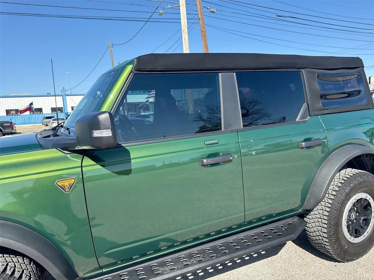 2023 Ford Bronco - Image 31