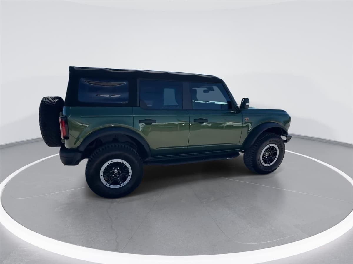 2023 Ford Bronco - Image 9