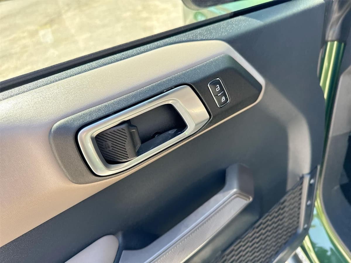 2023 Ford Bronco - Image 15