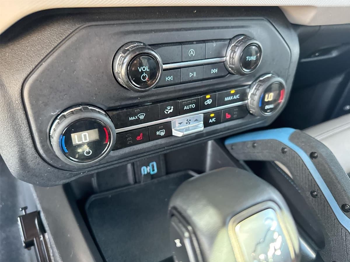 2023 Ford Bronco - Image 17