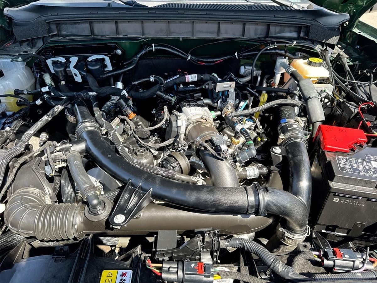 2023 Ford Bronco - Image 18