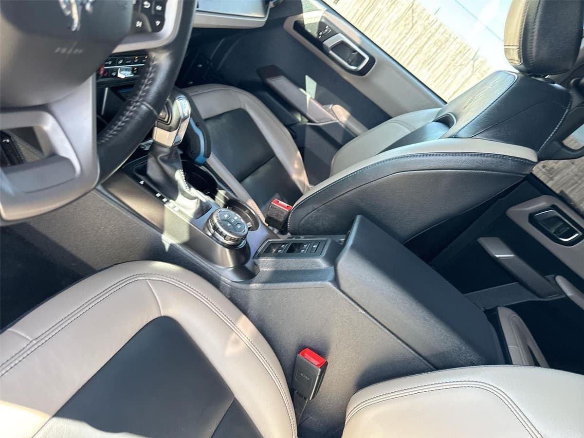 2023 Ford Bronco - Image 23