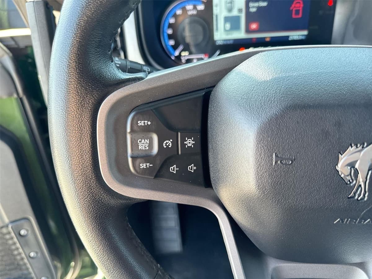 2023 Ford Bronco - Image 28