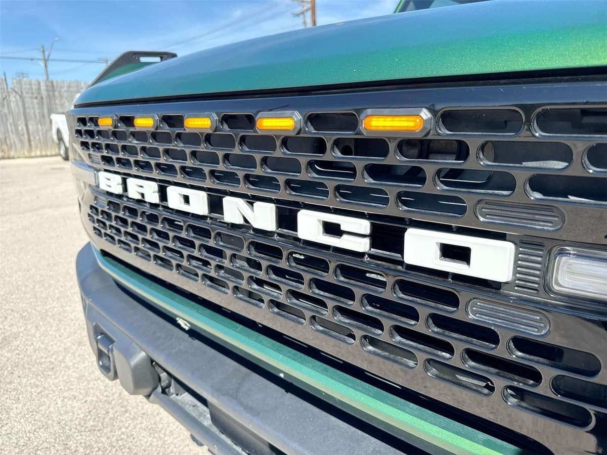2023 Ford Bronco - Image 30