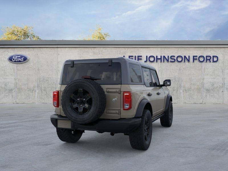 2025 Ford Bronco - Image 8