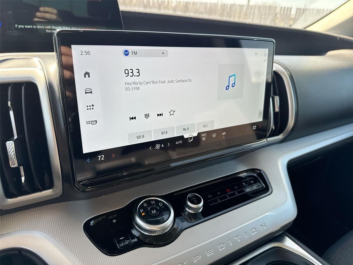 2025 Ford Expedition - Image 12