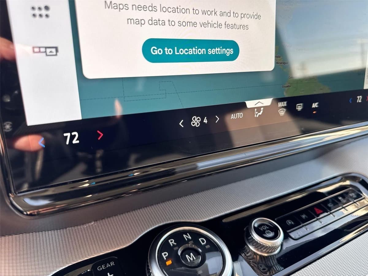 2025 Ford Expedition - Image 17