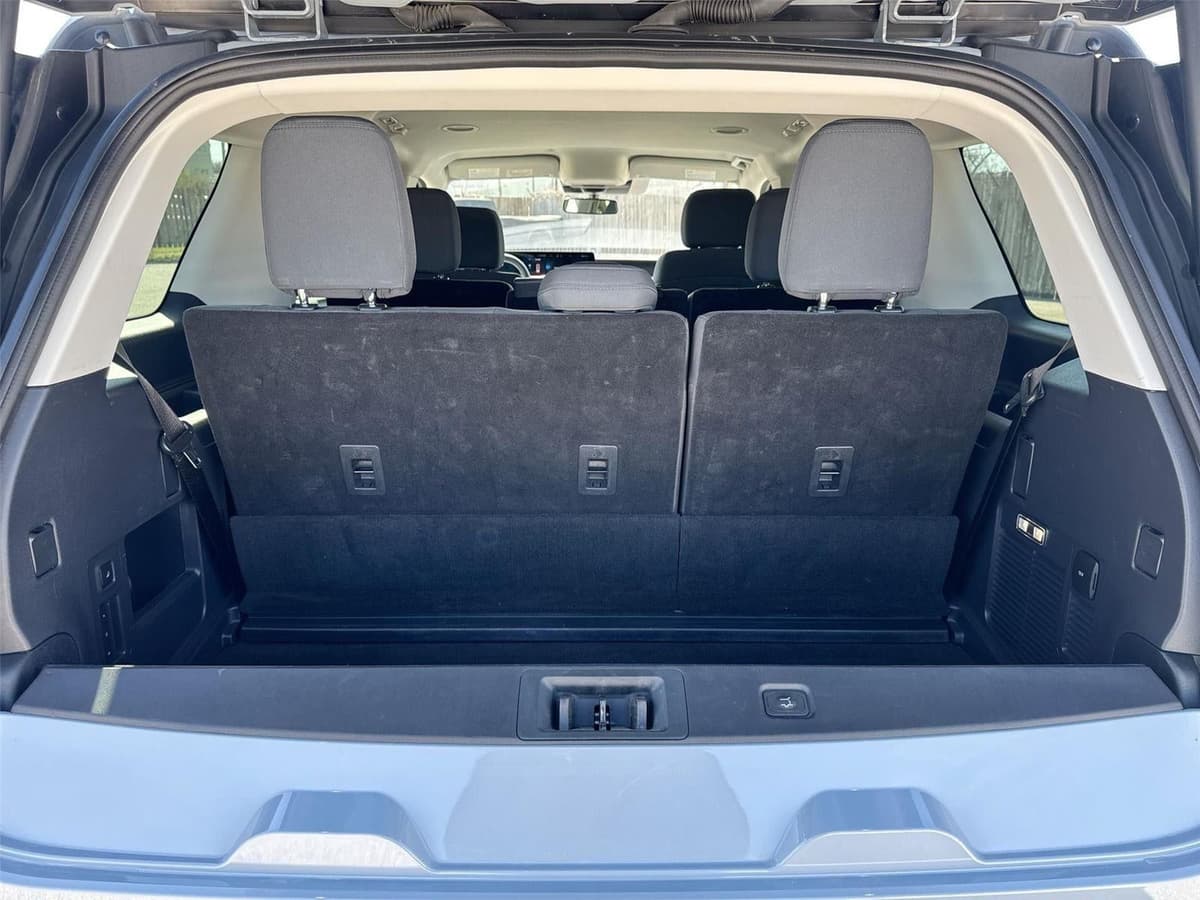 2025 Ford Expedition - Image 21