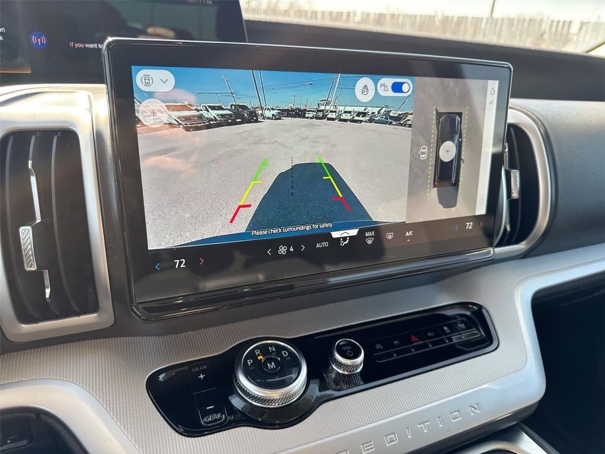 2025 Ford Expedition - Image 24