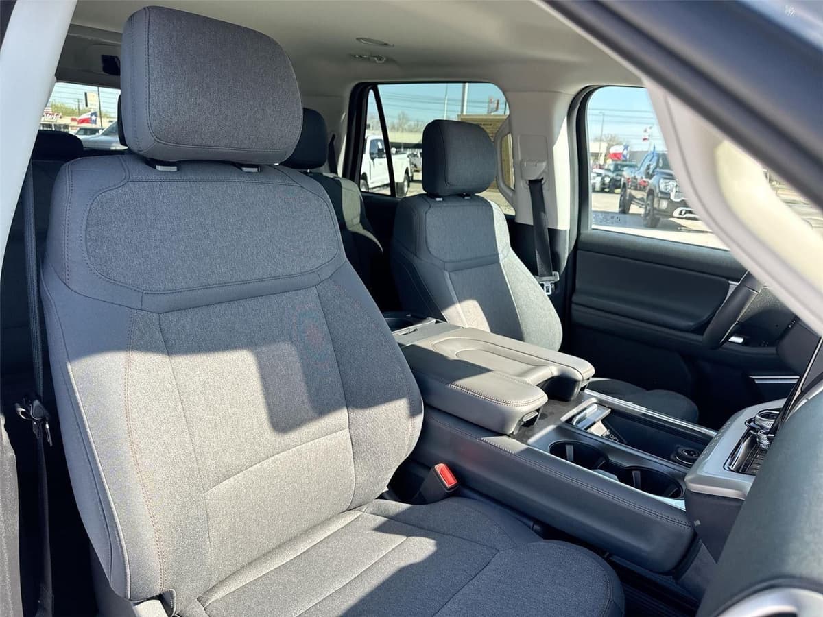 2025 Ford Expedition - Image 27