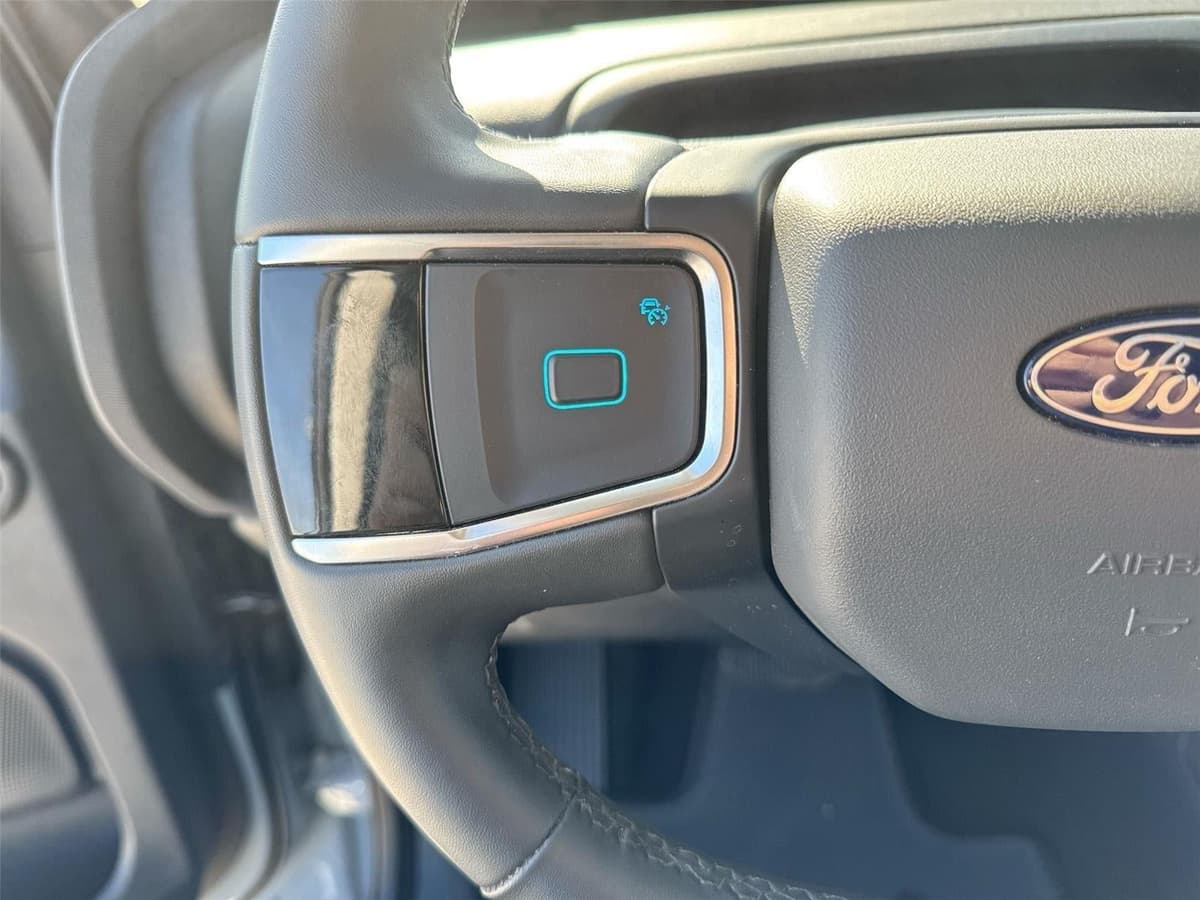 2025 Ford Expedition - Image 28