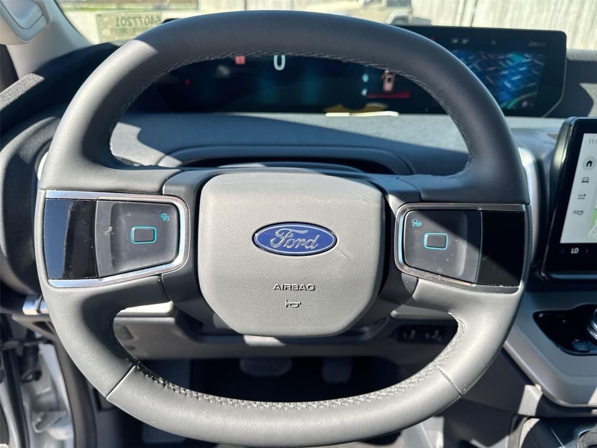 2025 Ford Expedition - Image 11