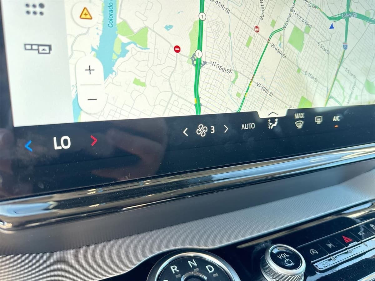 2025 Ford Expedition - Image 17