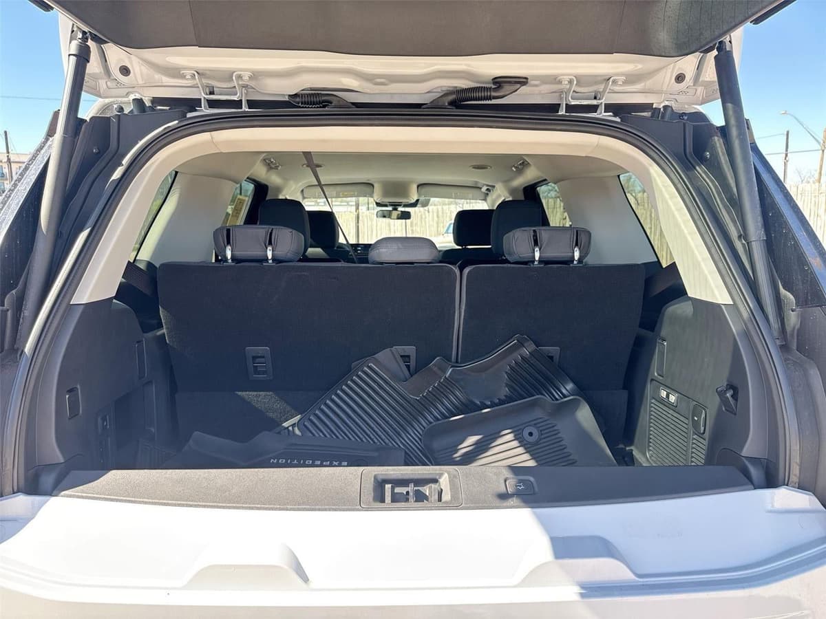 2025 Ford Expedition - Image 21