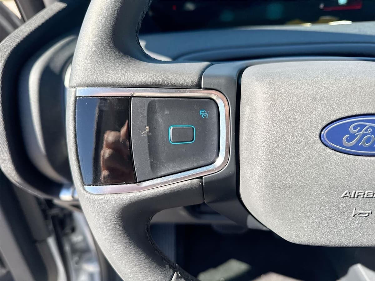 2025 Ford Expedition - Image 28