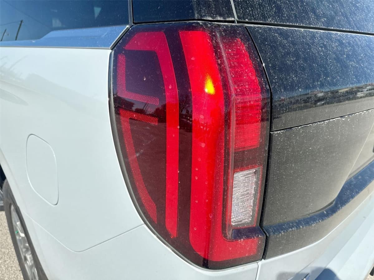 2025 Ford Expedition - Image 34