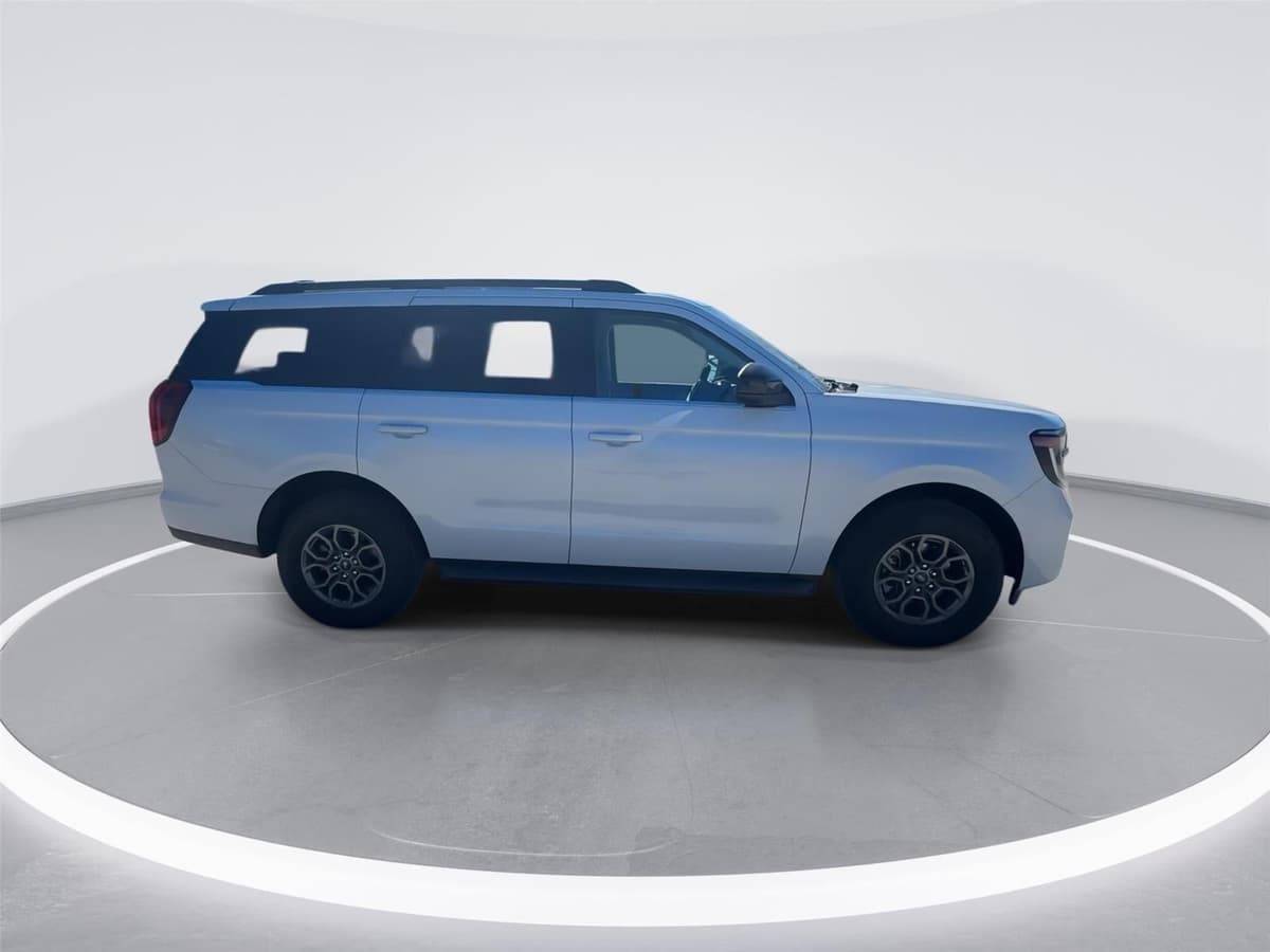 2025 Ford Expedition - Image 9