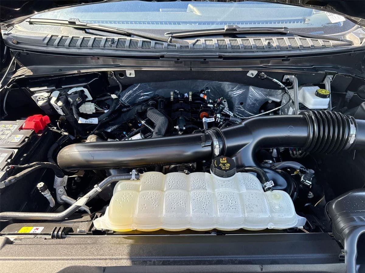 2025 Ford Expedition - Image 18