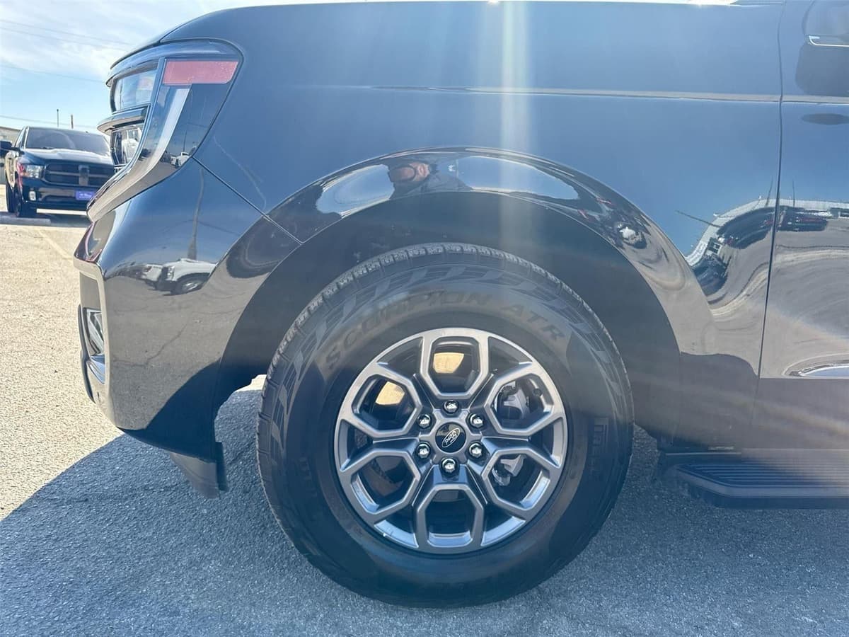 2025 Ford Expedition - Image 19