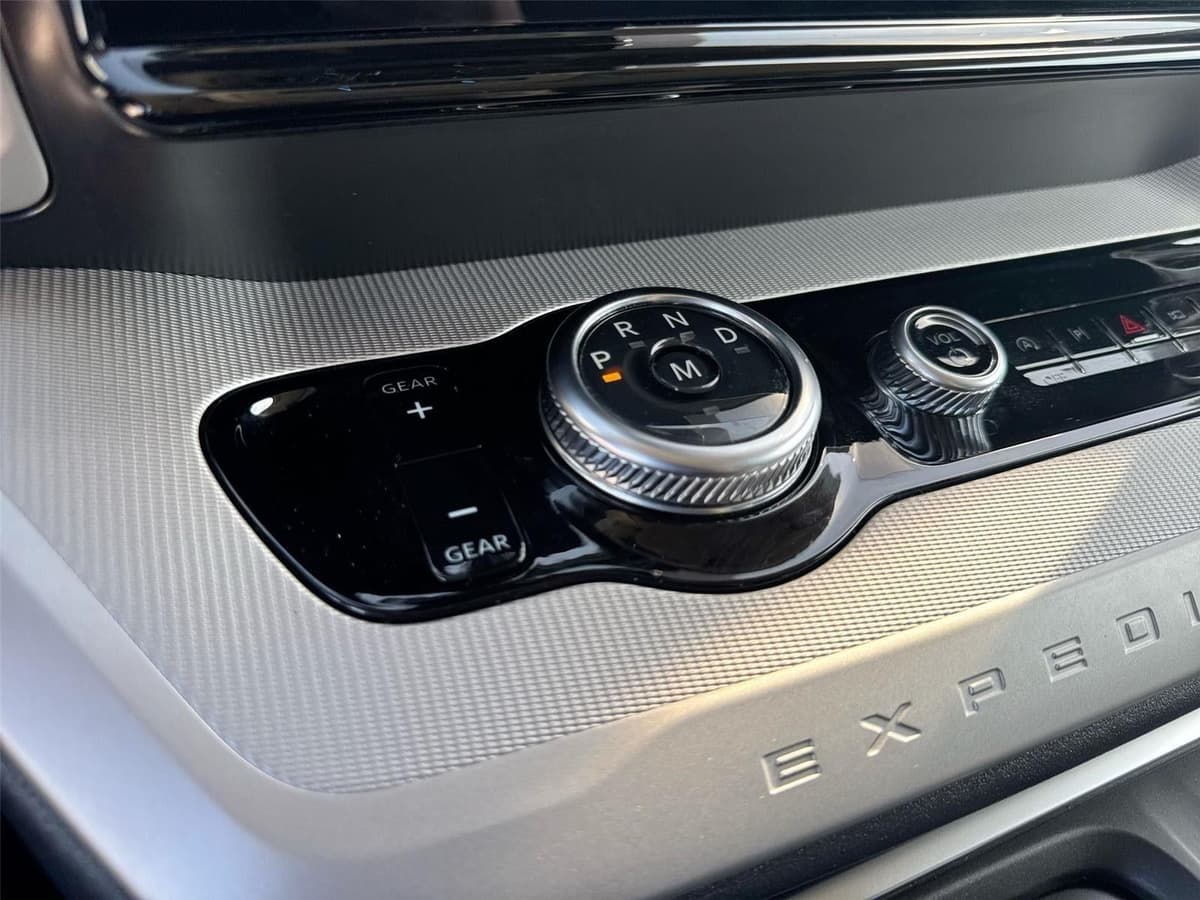 2025 Ford Expedition - Image 22