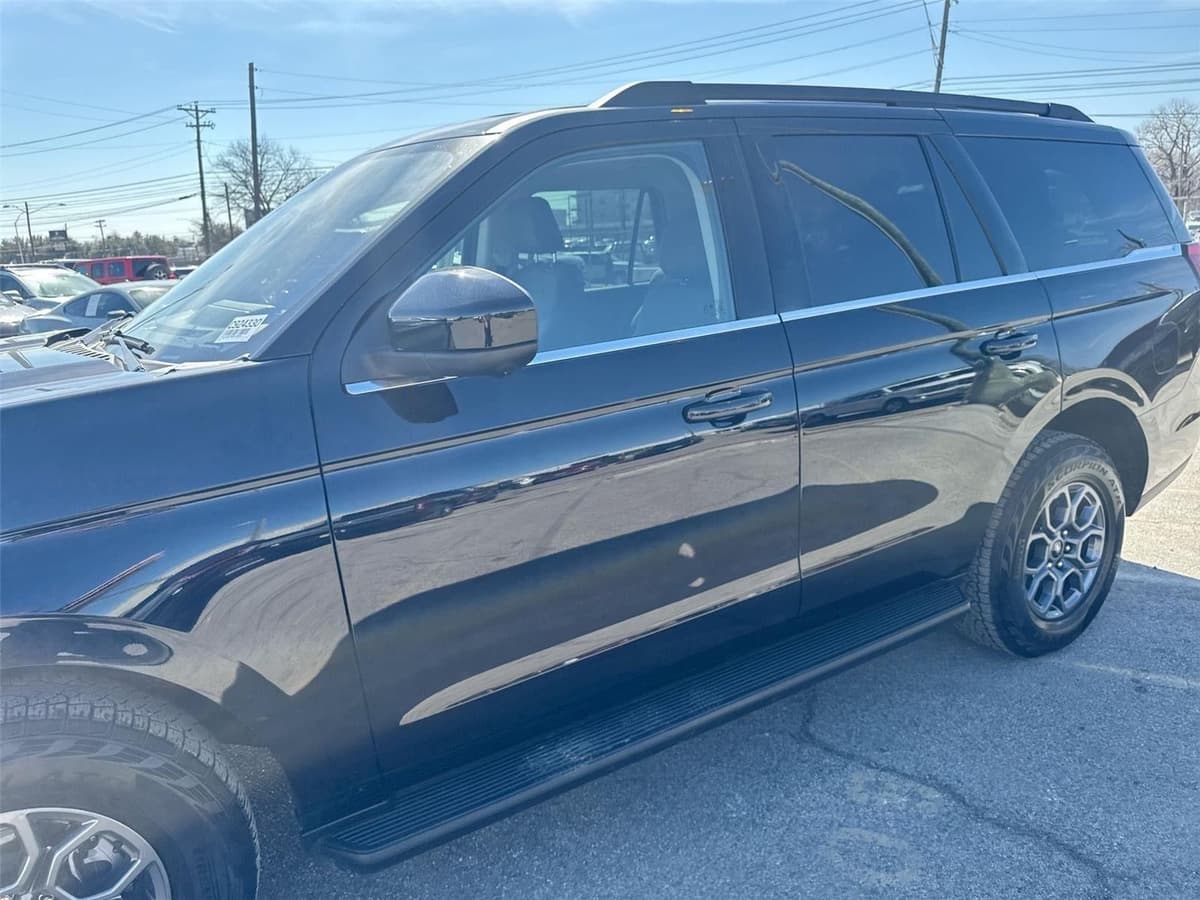 2025 Ford Expedition - Image 31