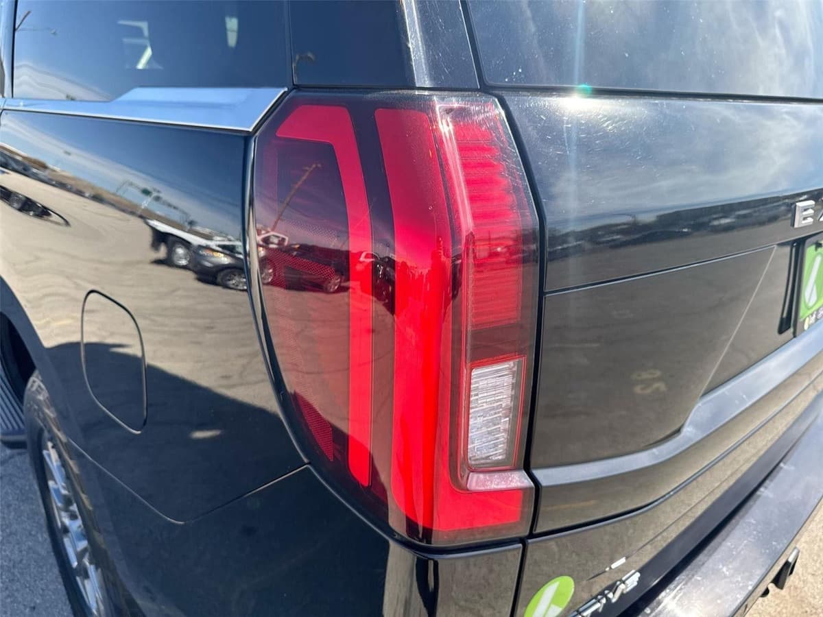 2025 Ford Expedition - Image 34