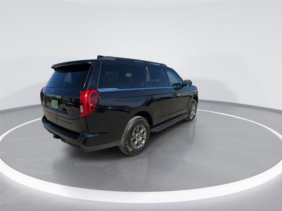 2025 Ford Expedition - Image 8