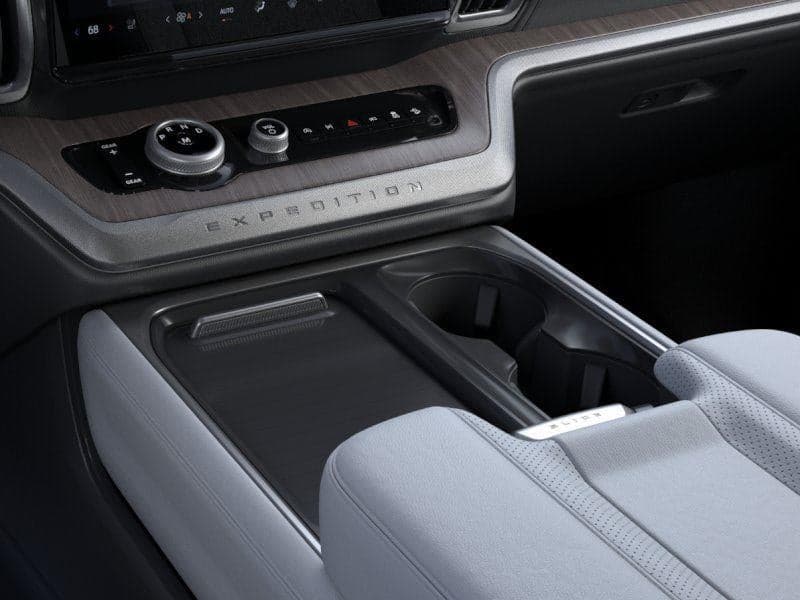 2025 Ford Expedition - Image 15