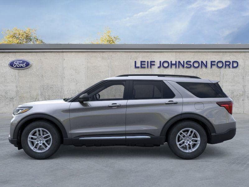 2025 Ford Explorer - Image 3