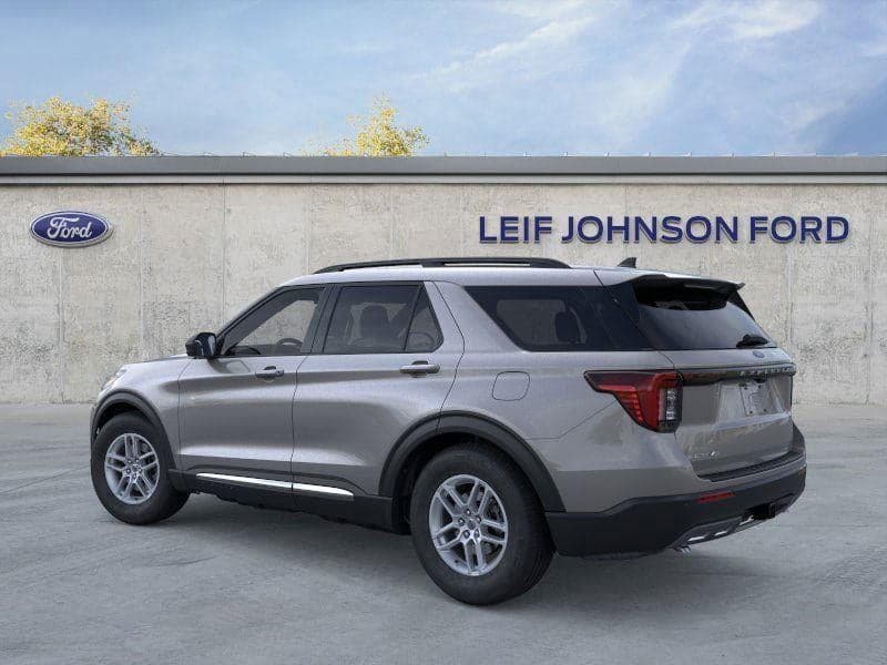 2025 Ford Explorer - Image 4