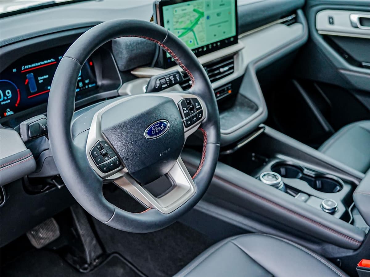 2025 Ford Explorer - Image 10
