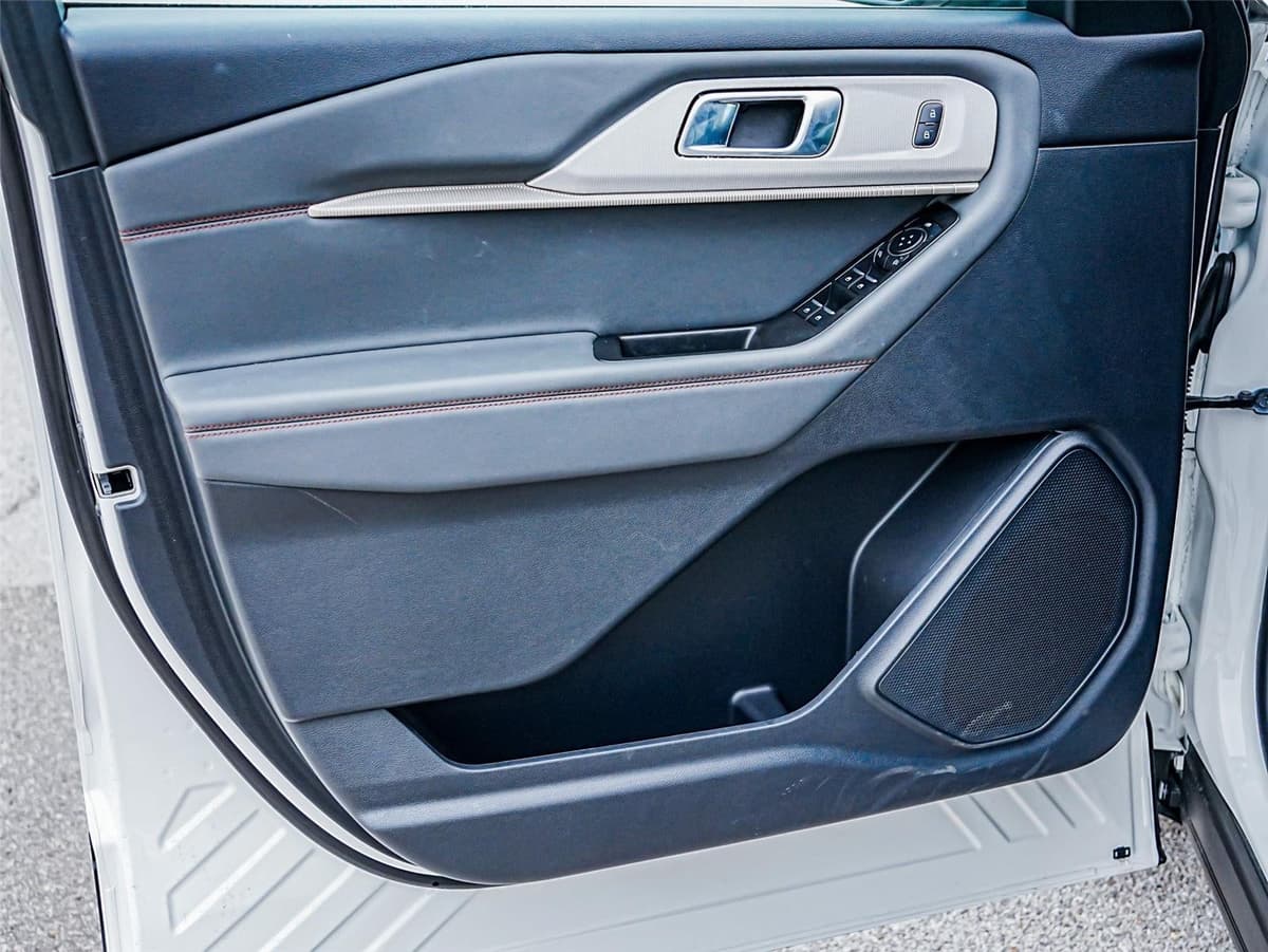 2025 Ford Explorer - Image 20