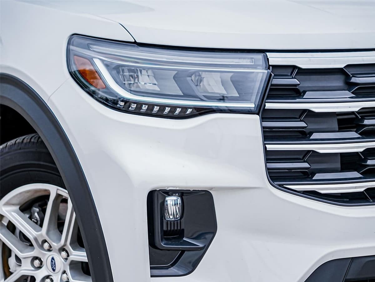 2025 Ford Explorer - Image 3