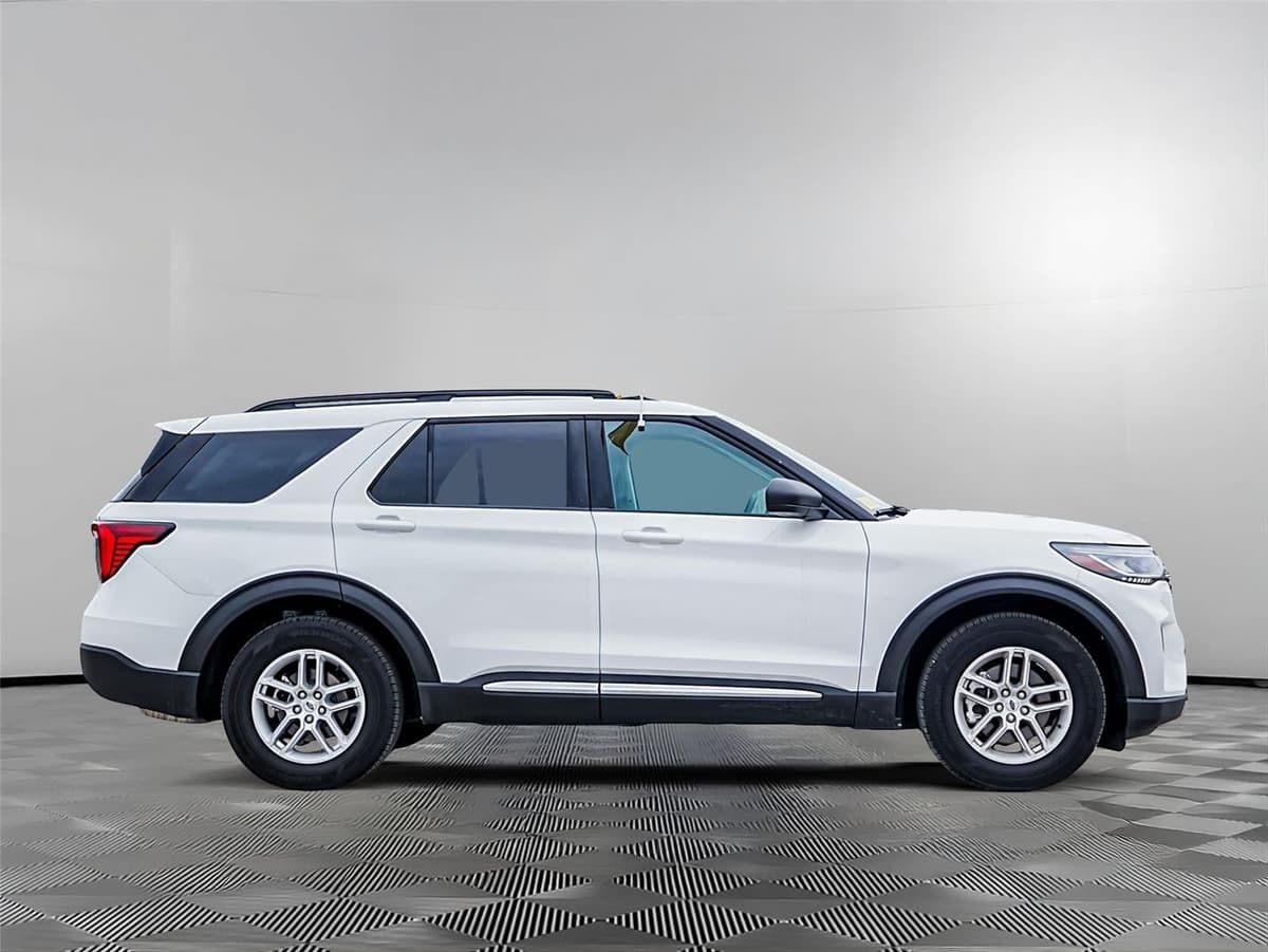 2025 Ford Explorer - Image 5