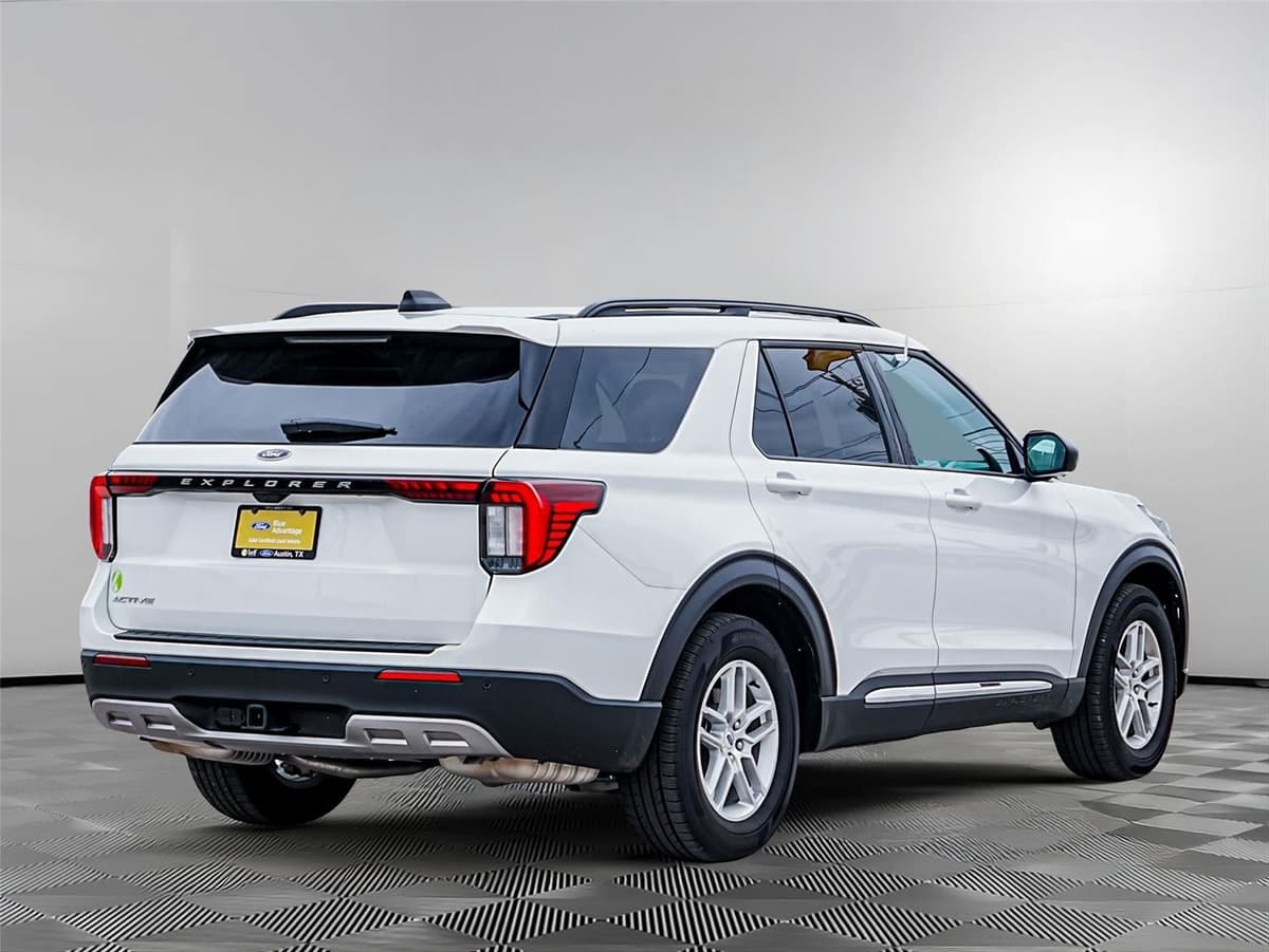 2025 Ford Explorer - Image 6