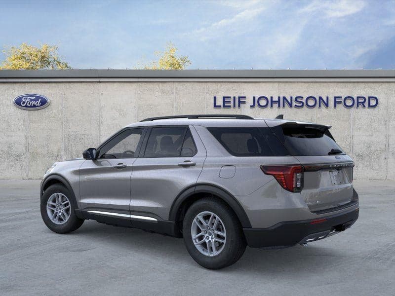 2025 Ford Explorer - Image 4