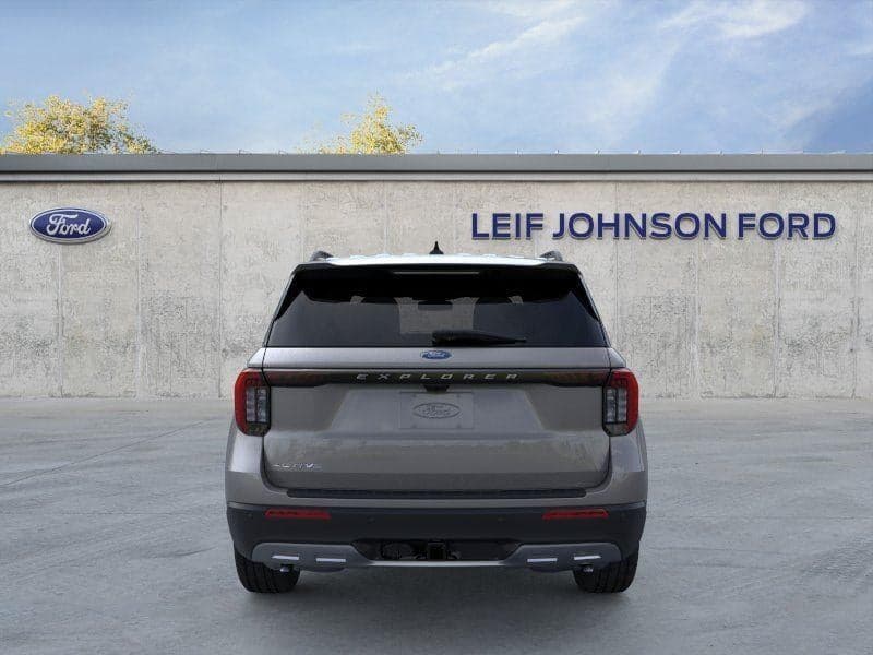 2025 Ford Explorer - Image 5