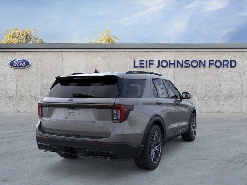 2026 Ford Explorer - Image 8