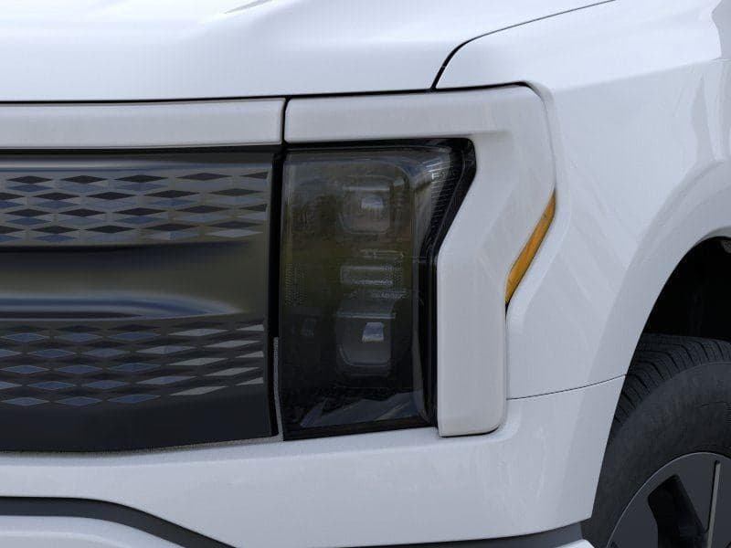 2025 Ford F-150 Lightning - Image 18
