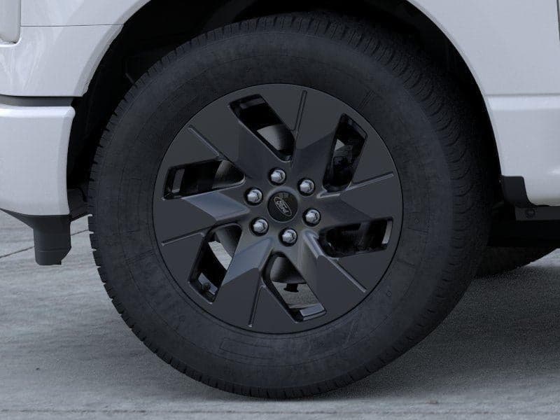 2025 Ford F-150 Lightning - Image 19